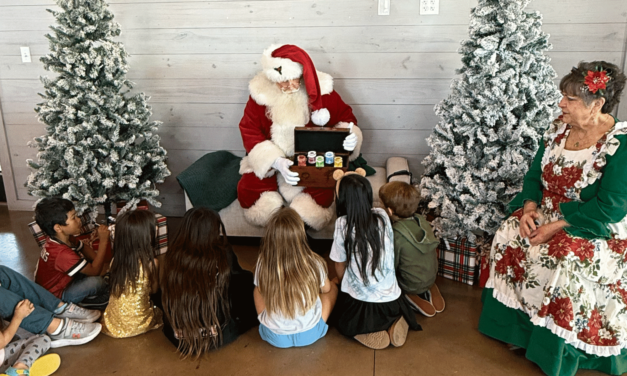 Photos with Santa at Meyer Ranch Deck the Halls event